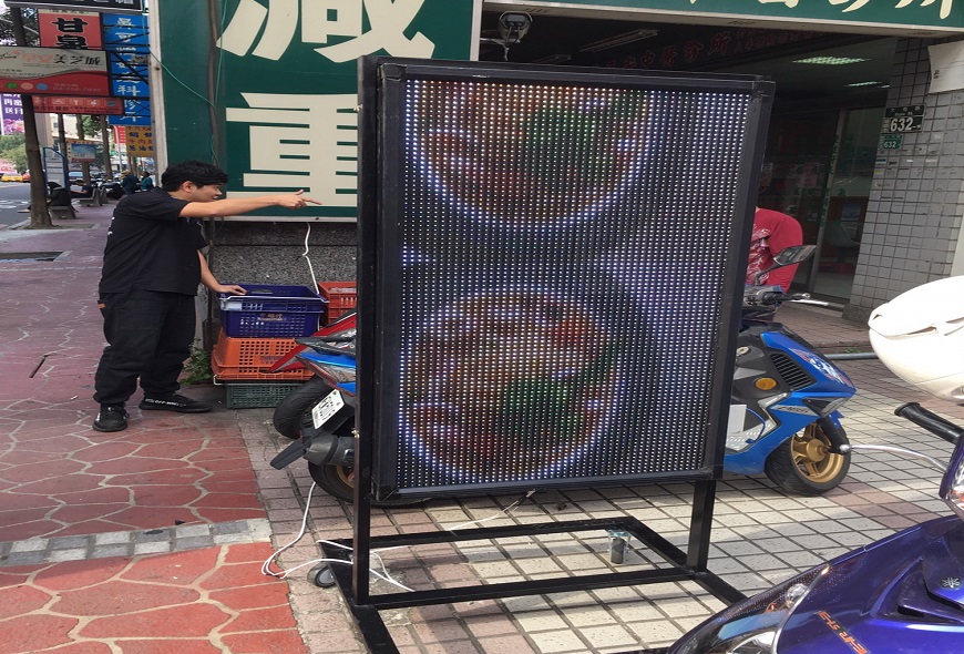 <108/02/15移動招牌> LED跑馬燈 字幕機 戶外招牌 室內招牌 移動式招牌